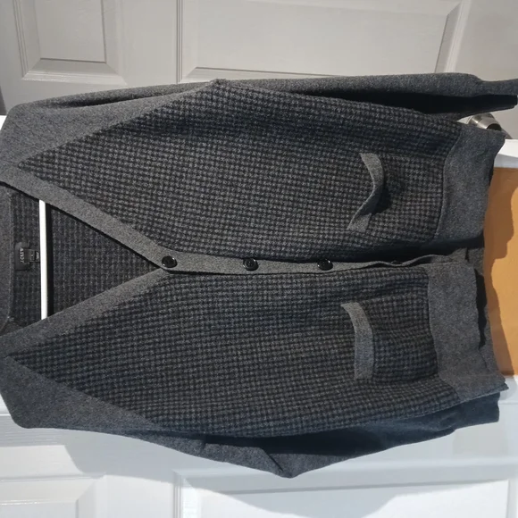 J. Crew Men's Lightweight Gray Plaid Merino Wool Cardigan Sweater. Size L - Picture 3 of 9